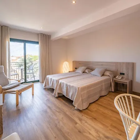 מלון Medes Ii 3*
